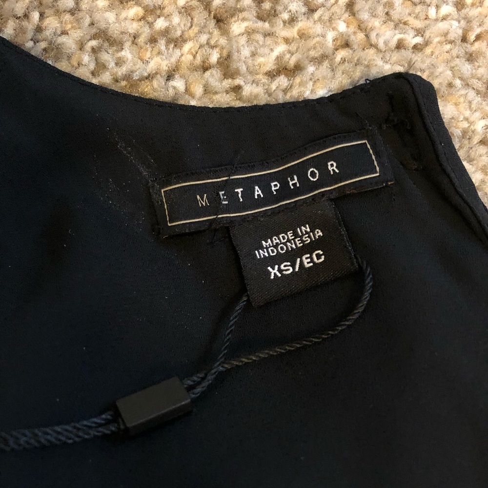 Metaphor Tank - Picture 4 of 4